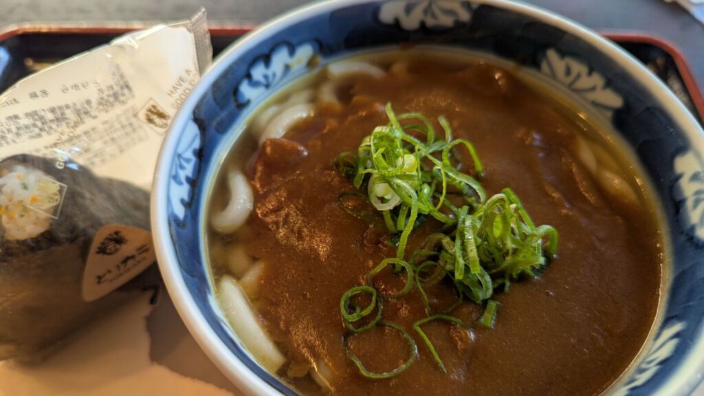 おにぎりの桃太郎 カレーうどん