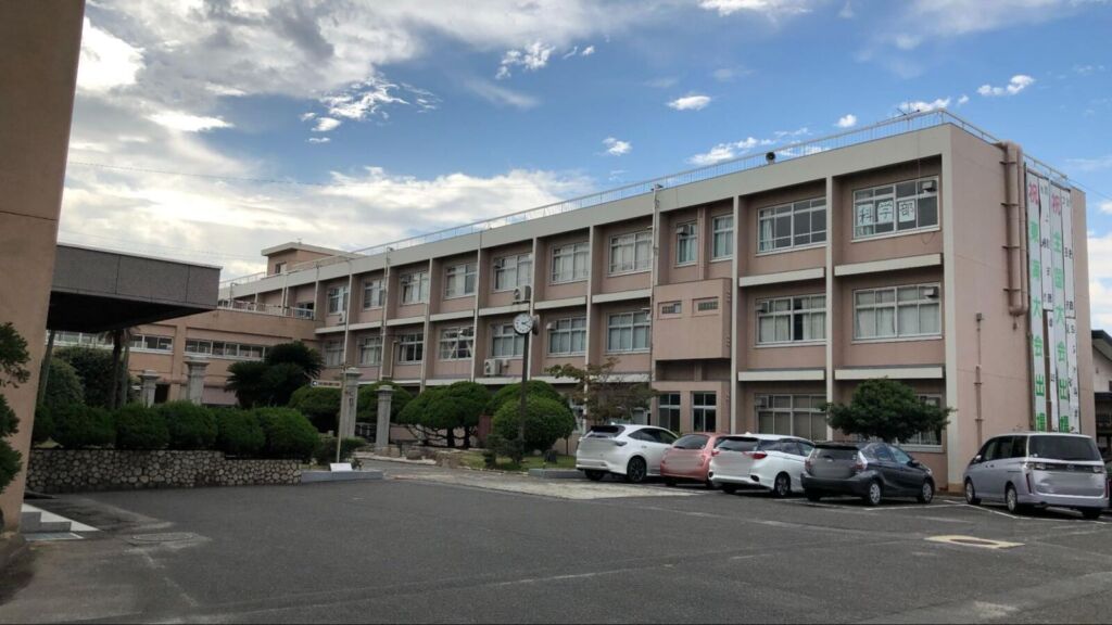 四日市高校