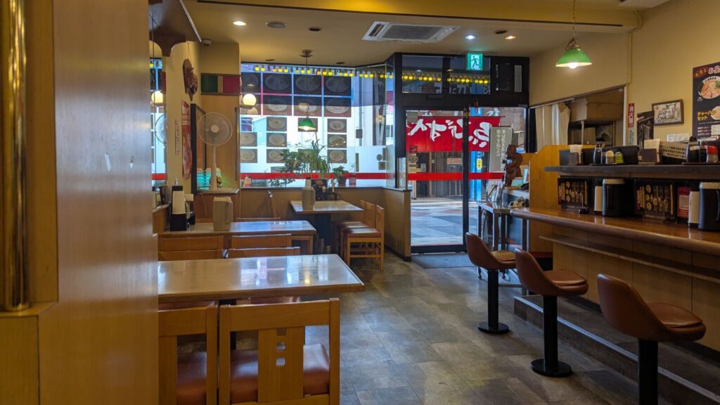 えびすや四日市店の店内