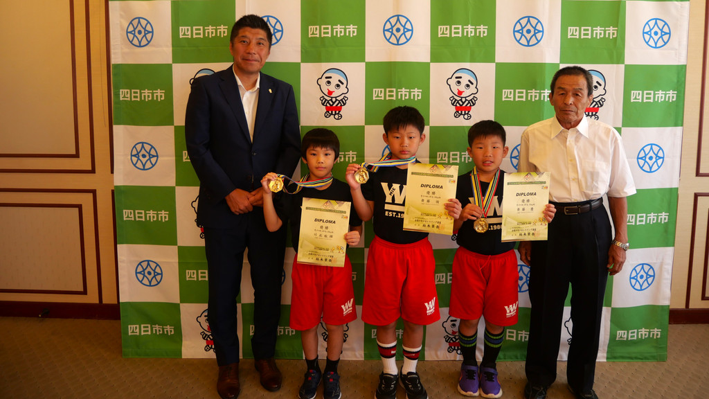四日市ジュニアレスリングクラブ 市長表敬訪問